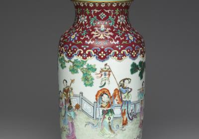 图片[2]-Porcelain vase with ladies dancing and playing music in falangcai polychrome enamels, Qing dynasty, Qianlong reign (1736-1795)-China Archive